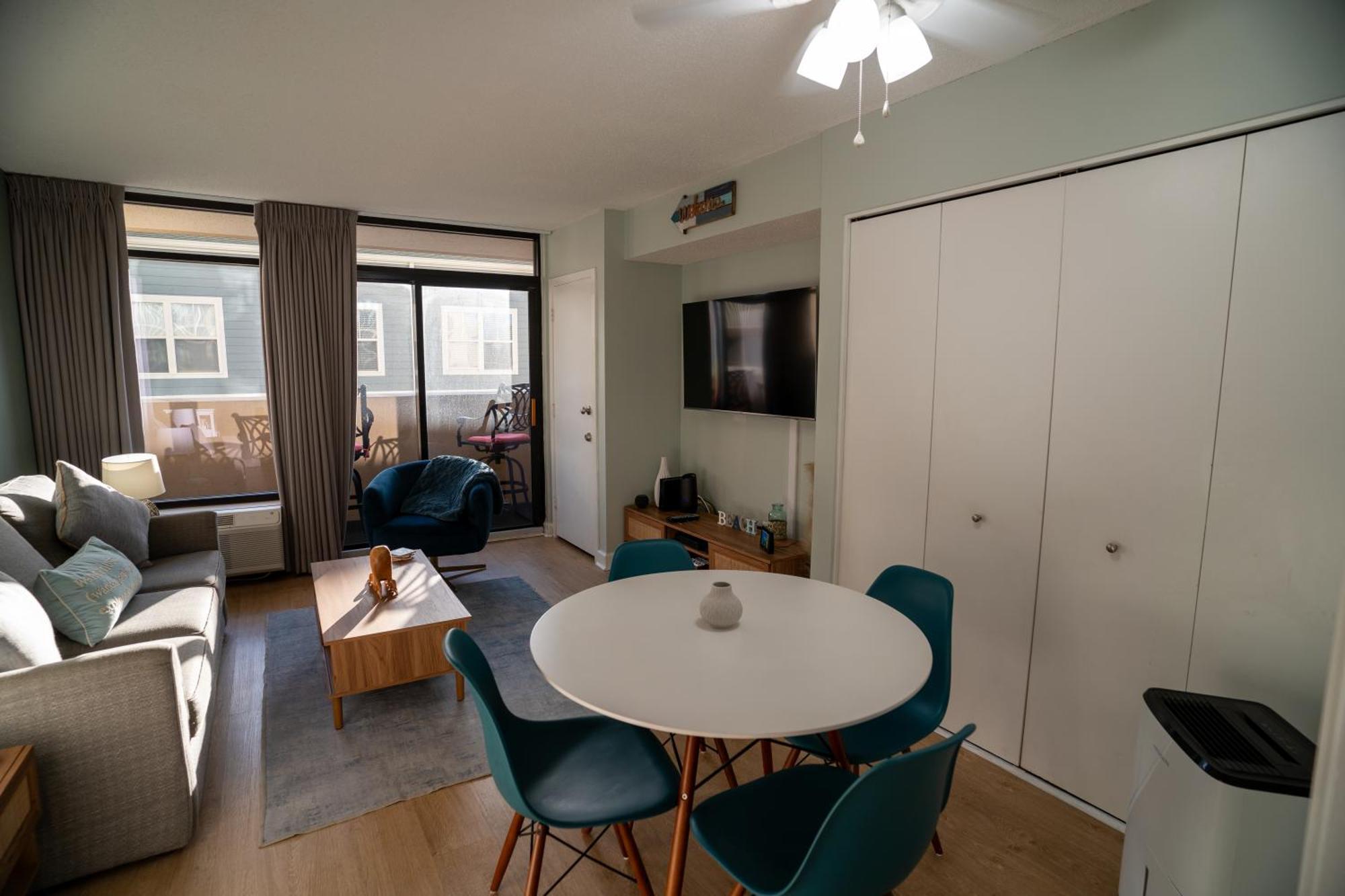 Oceanview Condo With Pool, Hot Tub, Balcony, Right On The Beach Myrtle Beach Extérieur photo